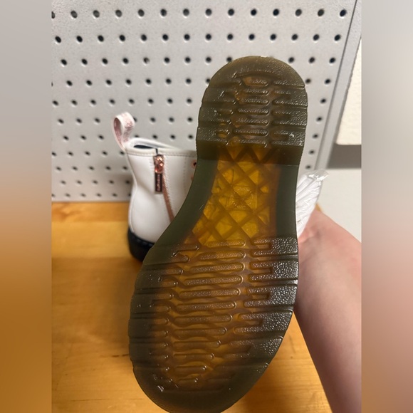 NEW Dr. Martens 1460 Girls White Smooth Leather Lace Up/Zip Ankle Boots - Picture 6 of 6